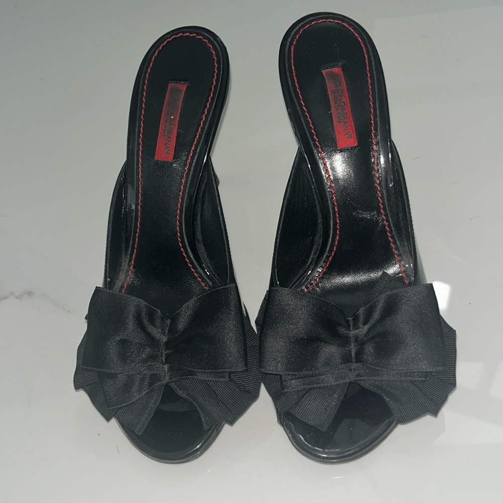 Dolce & Gabbana Black patent leather bow heels
